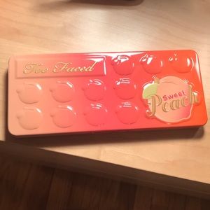 Too Faced Sweet Peach eyeshadow palette